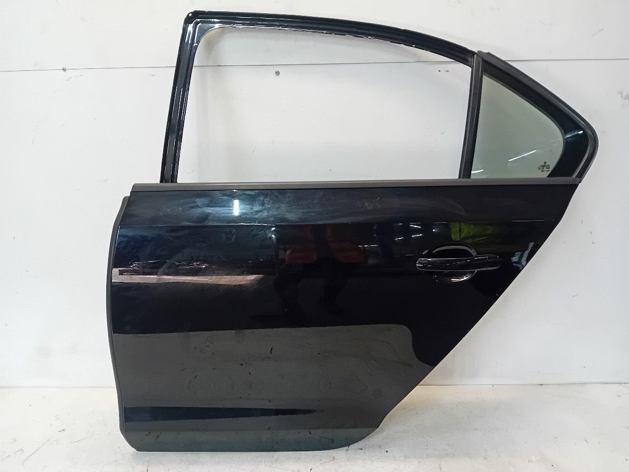 Portier links achter Volkswagen Jetta, Onderdelen@venauto.nl, Van der Ven Autorecycling B.V., Gebruikt, Ettenseweg 76, 4706 PB Roosendaal, The Netherlands