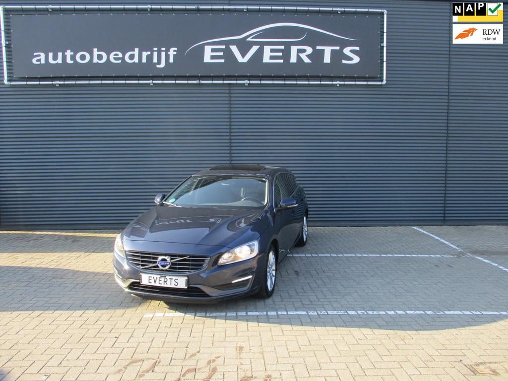 Volvo V60 1.6 D2 Momentum Automaat schuifdak recent nieuwe d, Auto's, Volvo, Euro 5, Stof, Gebruikt, 4 cilinders