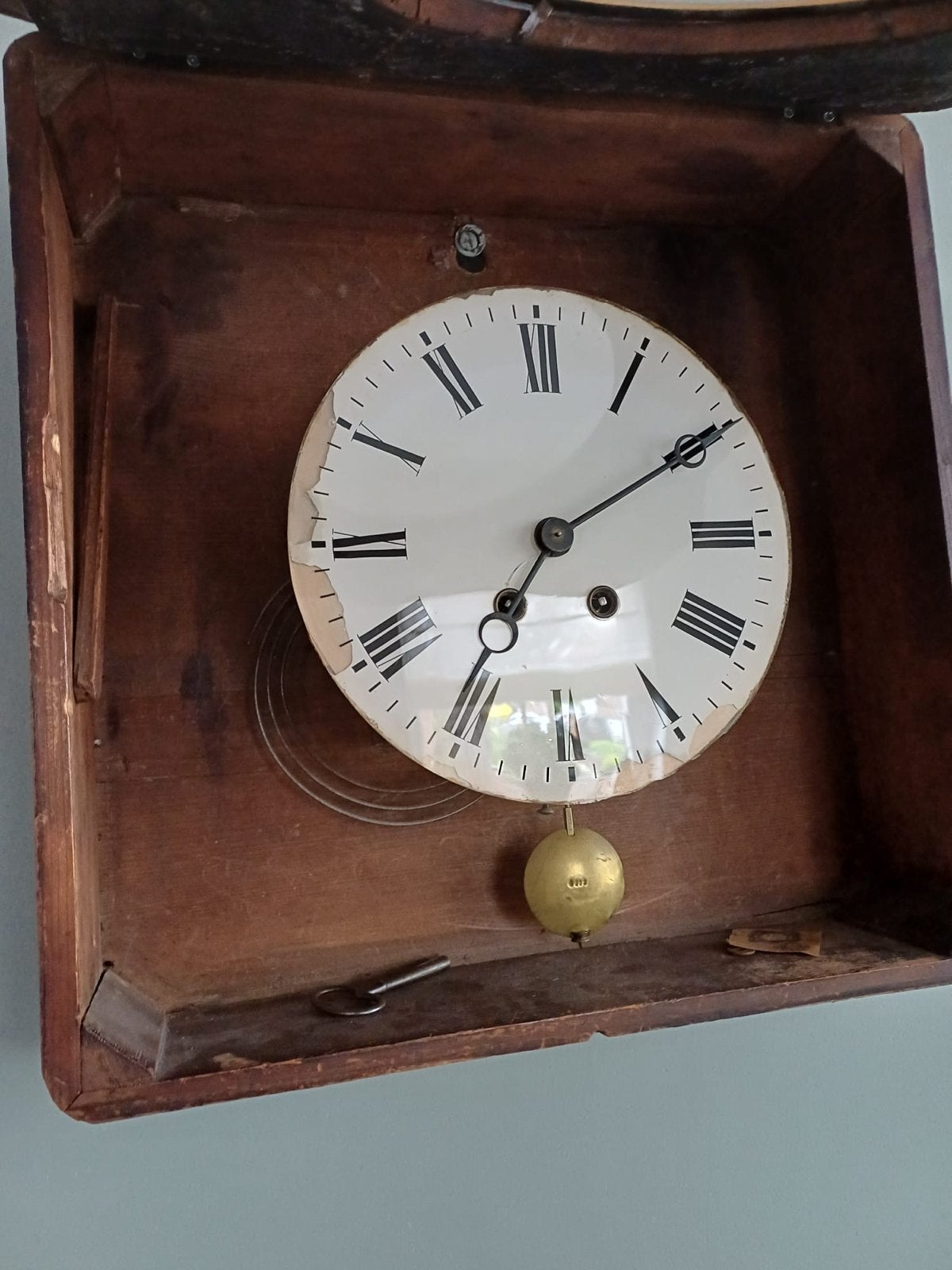 Antieke wand klok Oeil de Boeuf met Romeinse cijfers, Antiek en Kunst, Antiek | Klokken, Ophalen