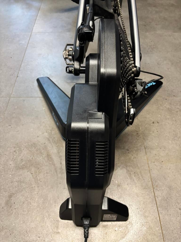 Tacx Flux 2 Smart Fiets Trainer - Zo goed als nieuw, Sport en Fitness, Wielrennen, Ophalen, Zo goed als nieuw, Overige typen