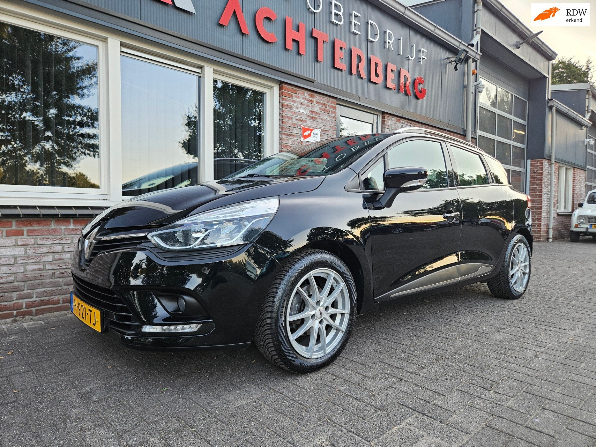 Renault Clio Estate 0.9 TCe Limited Trekhaak! Airco! Cruise, Auto's, 898 cc, 1063 kg, Gebruikt, Euro 6