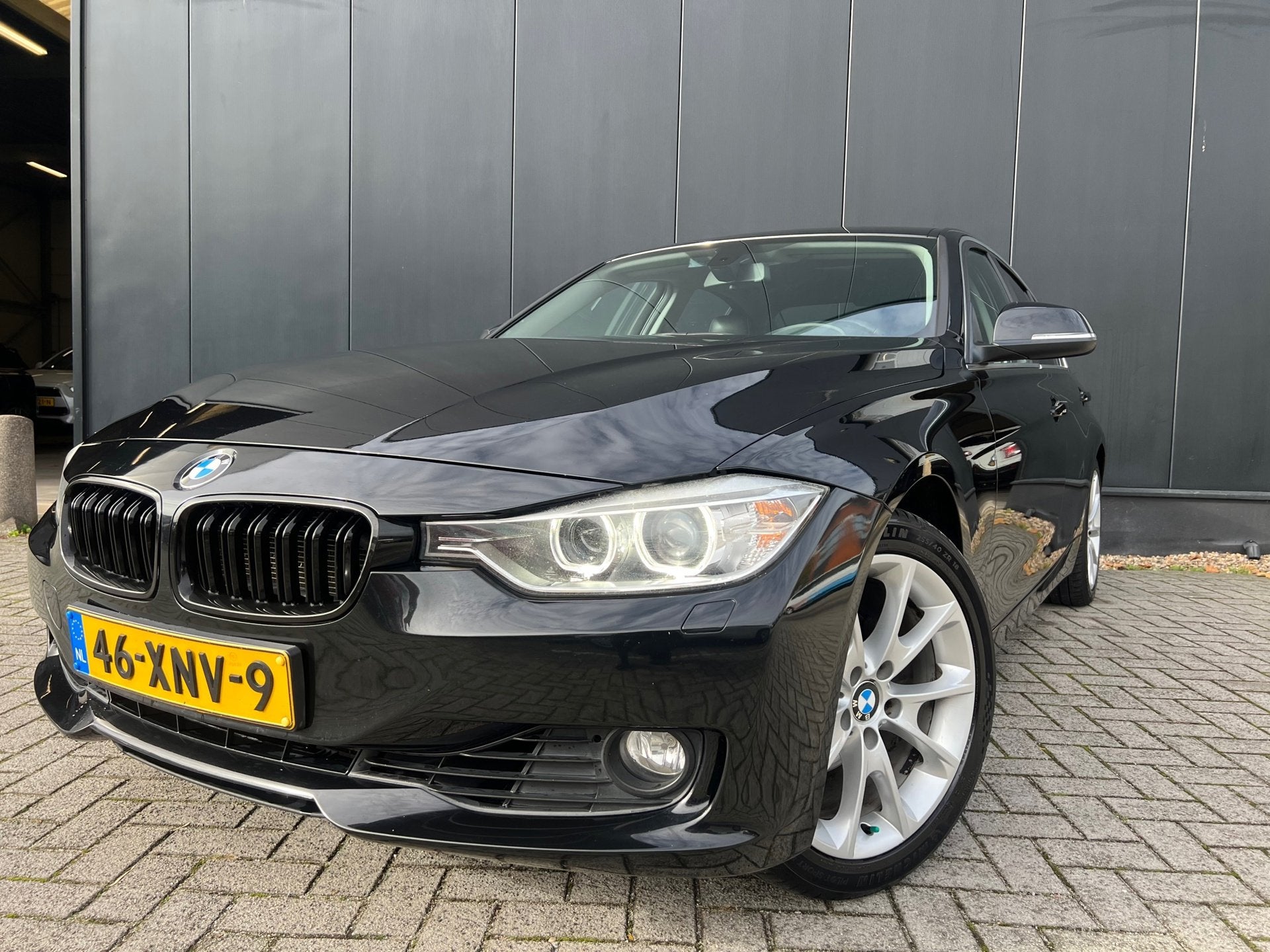 BMW 3-serie 320i High Exe '12 Aut/Leer/Navi/18'Lmv/Nap, Automaat, Euro 5, Achterwielaandrijving, Gebruikt