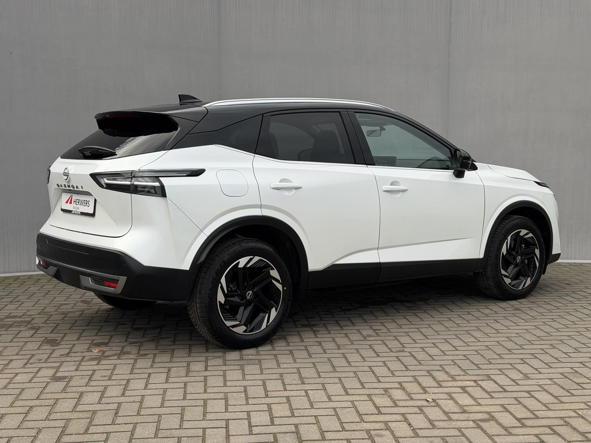 Nissan Qashqai 1.3 MHEV Xtronic N-Connecta / 1800kg Trekgewi, 4 cilinders, Leder en Stof, Wit, 1365 kg