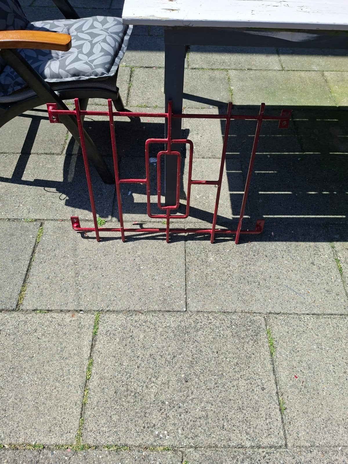 Decoratief rood metalen hekje/rekje, Ophalen, Vintage, Gebruikt, Metaal