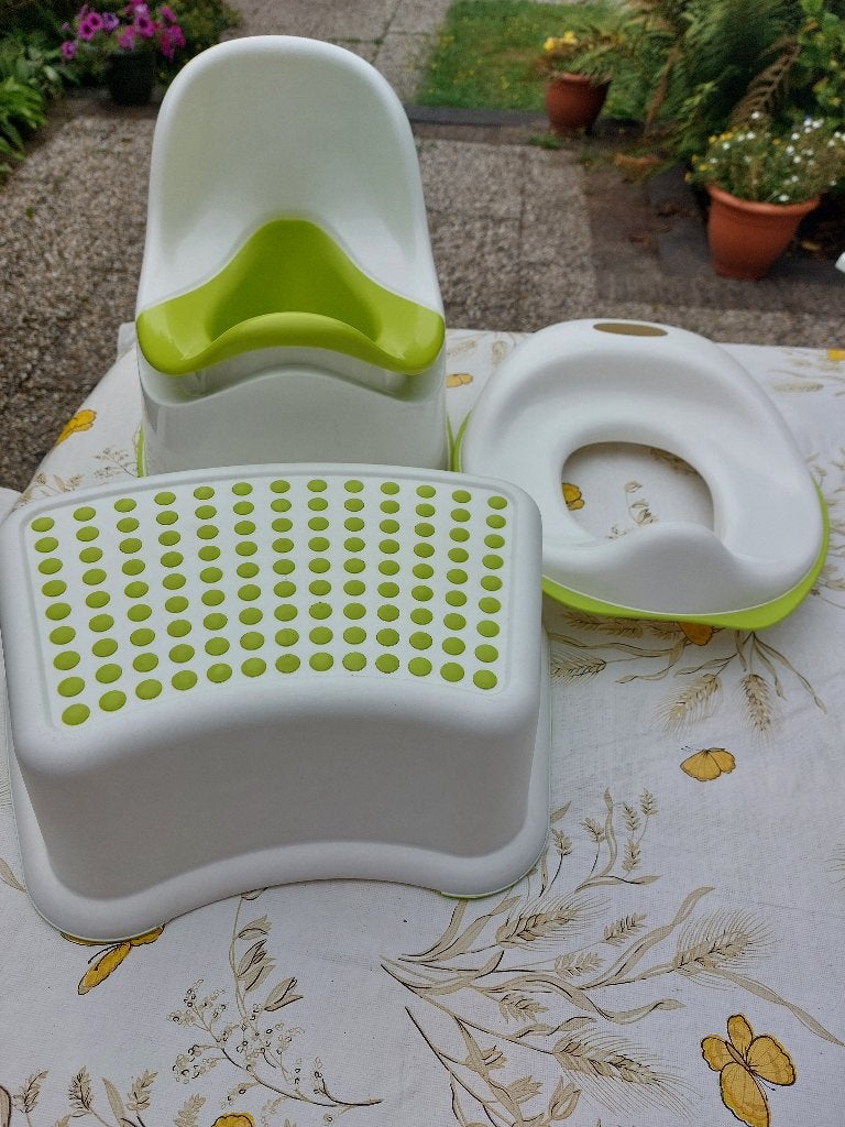 IKEA  plaspotje, brilverkleiner en opstapje, wit, groen, Kinderen en Baby's, Badjes en Verzorging, Ophalen of Verzenden, Zo goed als nieuw