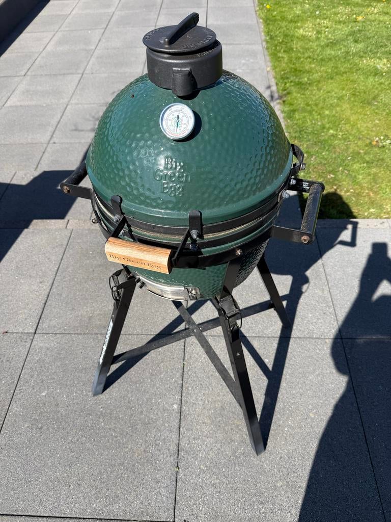 Big Green Egg Mini Max met onderstel en hoes, Tuin en Terras, Houtskoolbarbecues, Gebruikt, Ophalen