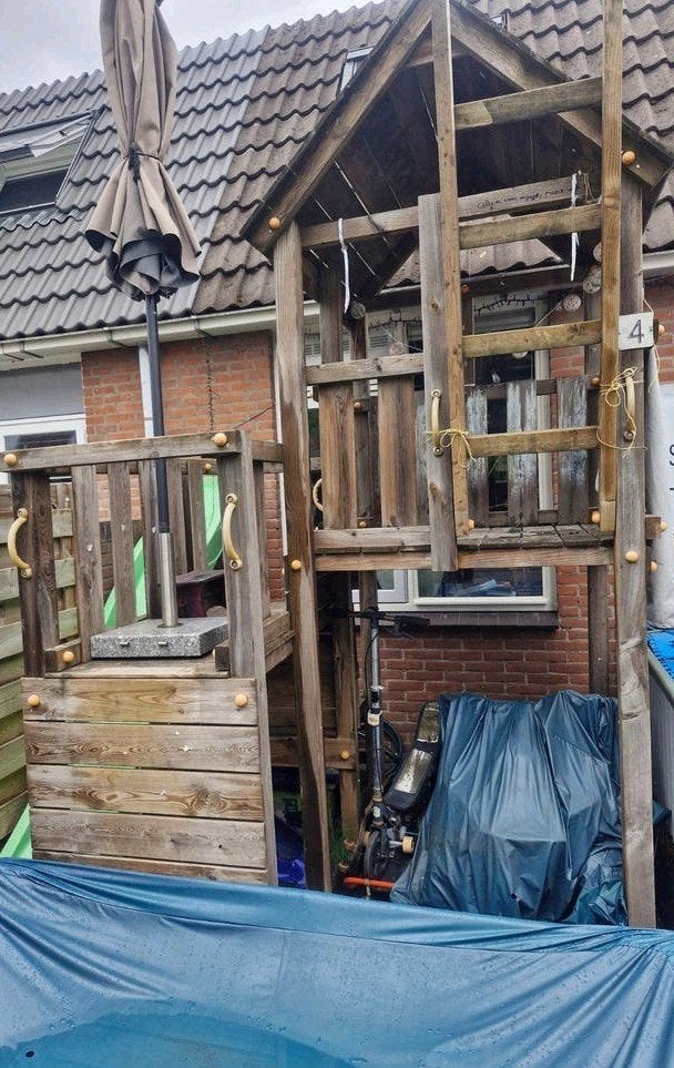 Kinderspeelhuis met glijbaan, Ophalen, Glijbaan