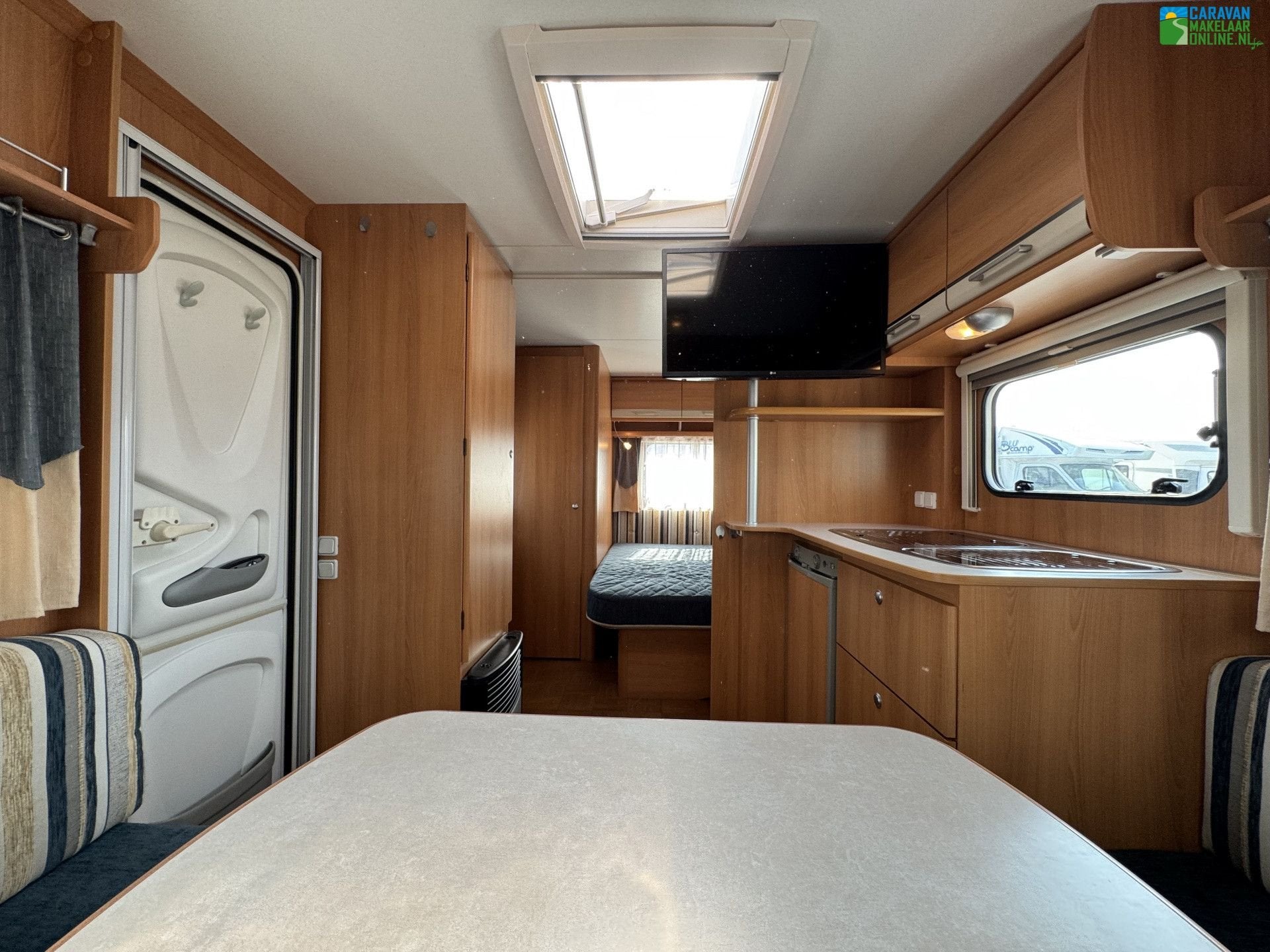 Foto 14 van Caravelair Ambiance Style 475 | Nette staat | Vast bed | 4p!