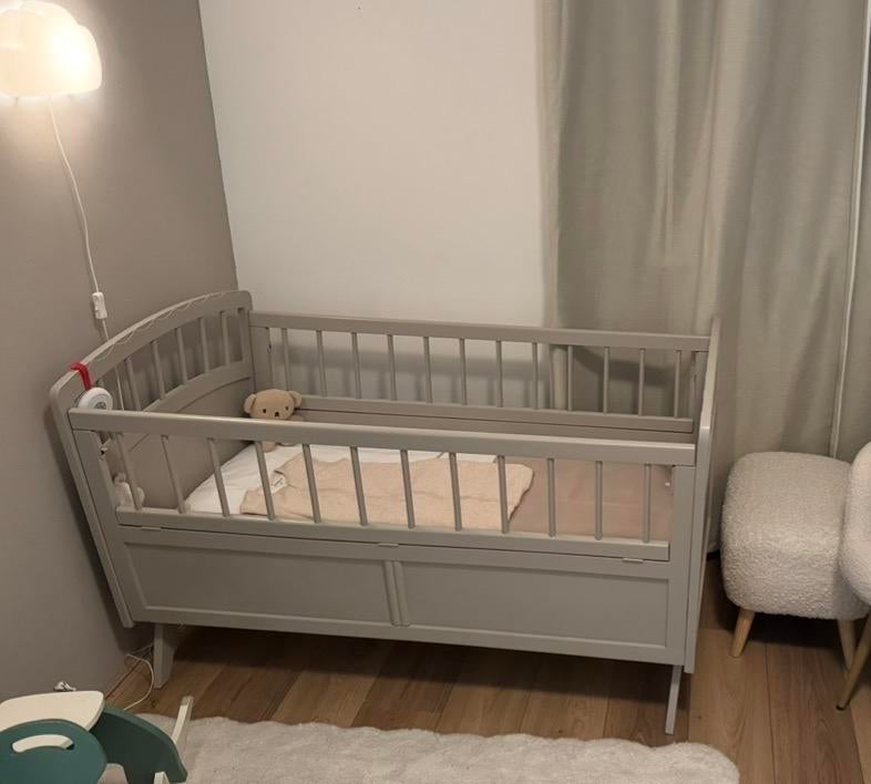 Vintage Meegroei Ledikant Grijsbeige 60x135, Kinderen en Baby's, Babywiegjes en Ledikanten, Ophalen, Gebruikt, Ledikant