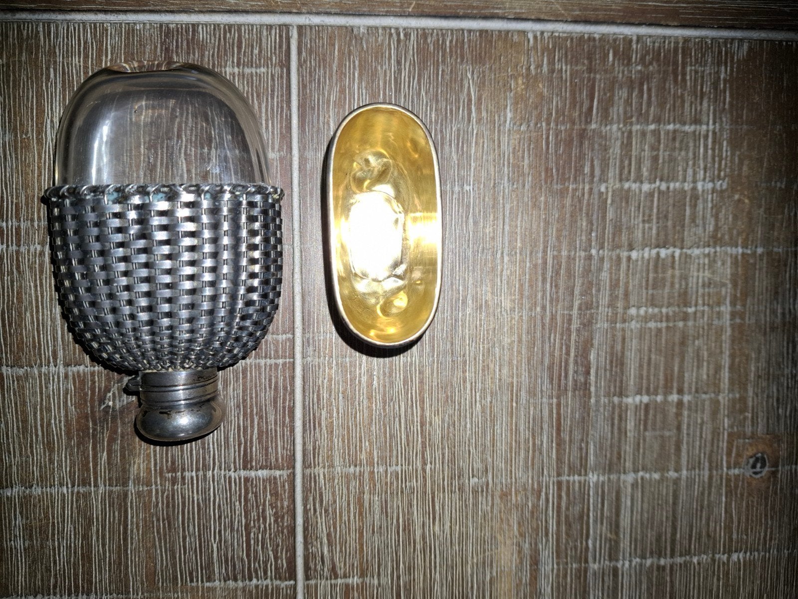 Antieke Zilveren Flacon met Mandwerk en Monogram, Ophalen, Zilver