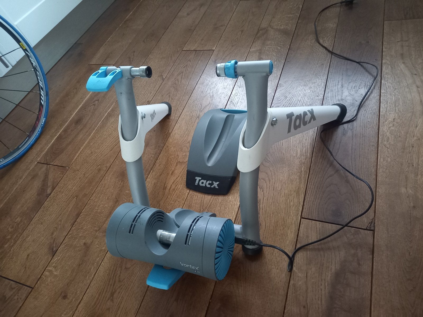 Foto 3 van Tacx Vortex T2180 Smart fietstrainer