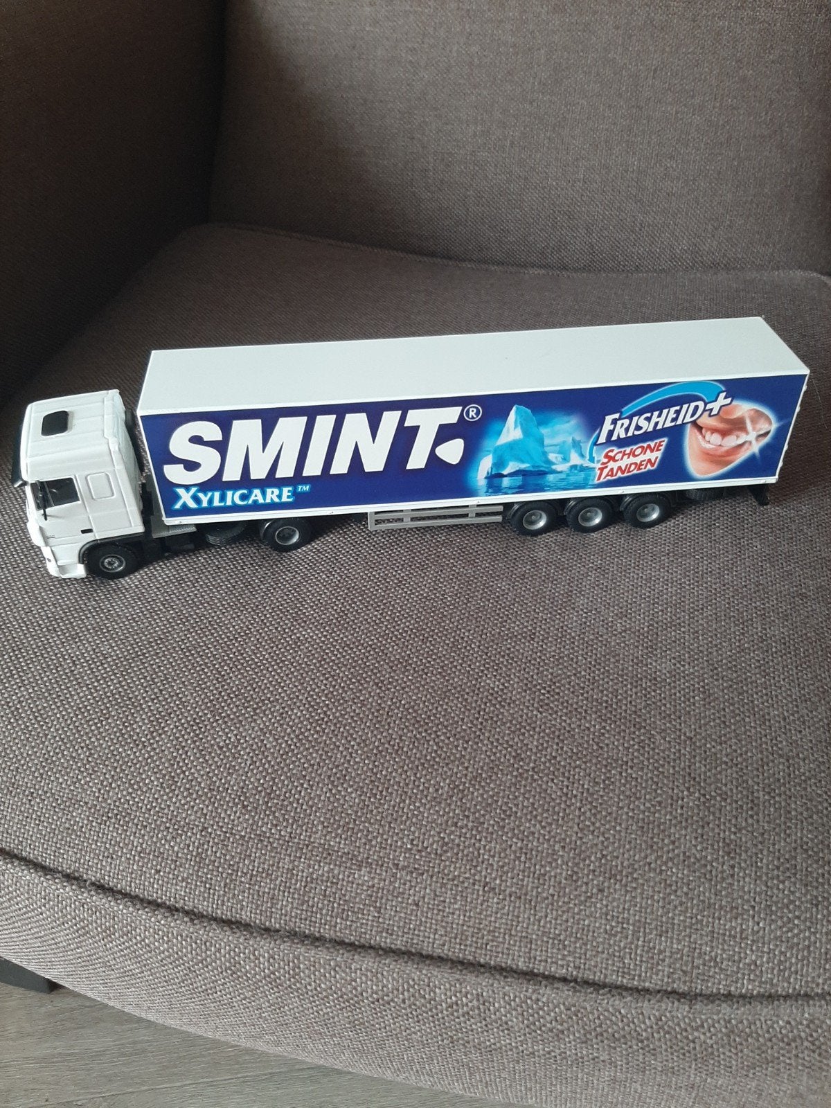 Daf Lion Car, Hobby en Vrije tijd, Modelauto's | 1:50, Ophalen of Verzenden, Zo goed als nieuw, Bus of Vrachtwagen, Lion Toys