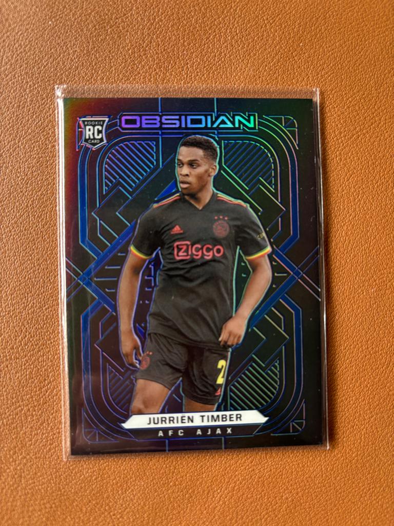 Jurrien Timber Rookie Obsidian /20 #2 Jersey numbered match, Ophalen of Verzenden, Zo goed als nieuw, Ajax, Spelerskaart