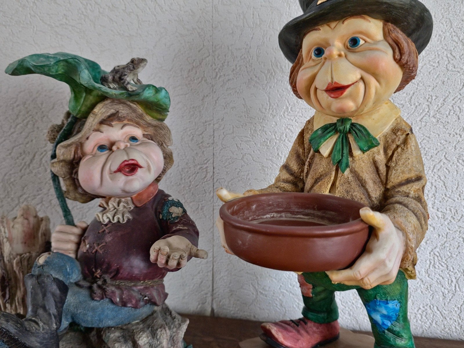 Set van 2 Laaf beelden: Kabouter met kom en Kabouter, Ophalen