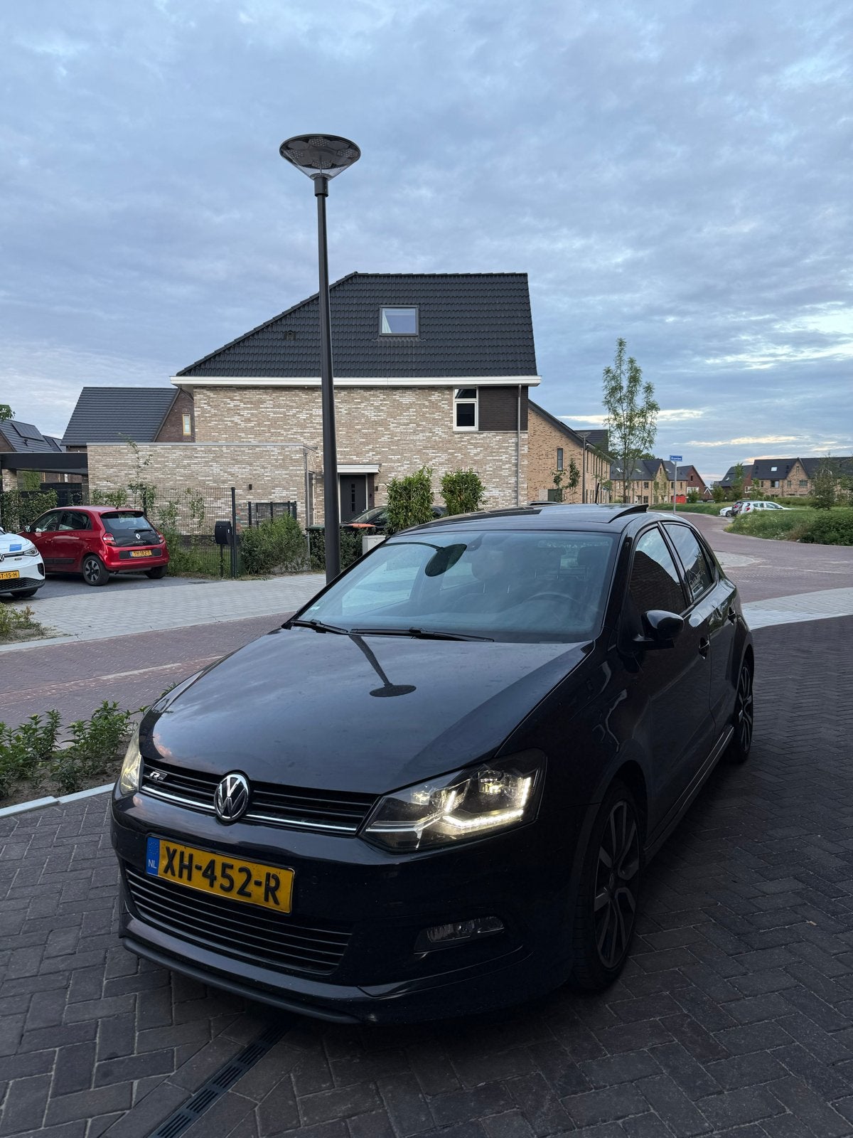 VW Polo 3x R-Line 1.4 TDI 77KW 2015  VOLL/PANO/ALCANTARA/LED, Auto's, Volkswagen, Voorwielaandrijving, 28 km/l, Parkeerassistent