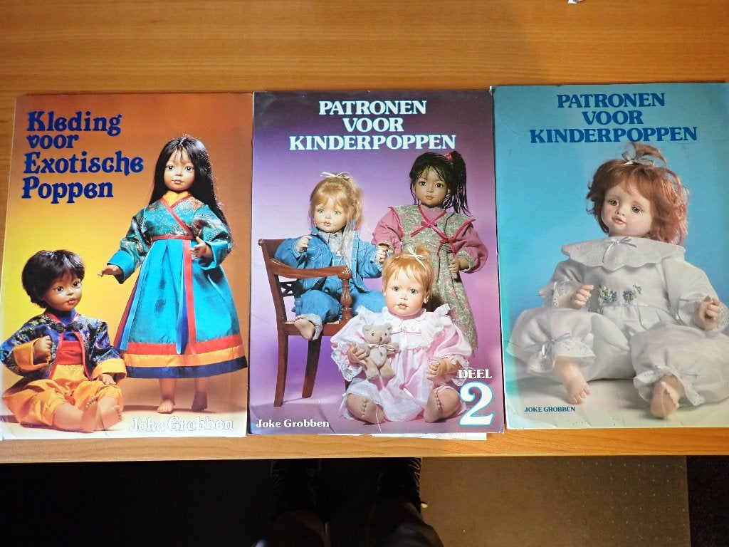 patroon boeken kinderpoppen Joke Grobben, Ophalen of Verzenden, Zo goed als nieuw, Kleertjes, Levensecht of Reborn