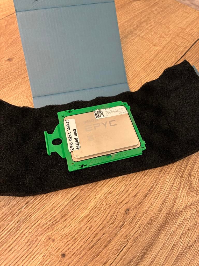 AMD EPYC 7302P 16-core Server Processor 3.00 GHz 128MB Cache, Computers en Software, Processors, Zo goed als nieuw, 16-core, 3 tot 4 Ghz