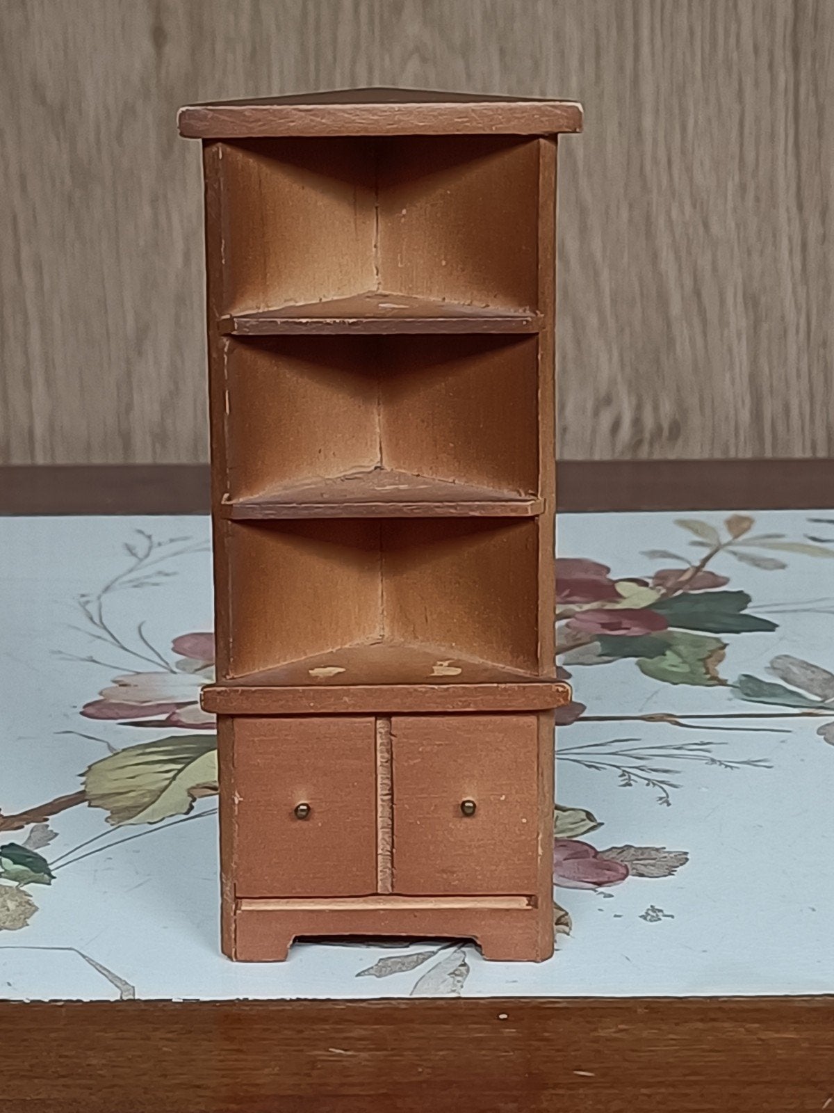 Houten hoekkastje poppenhuis 1.12, Ophalen of Verzenden, Gebruikt, Poppenhuis