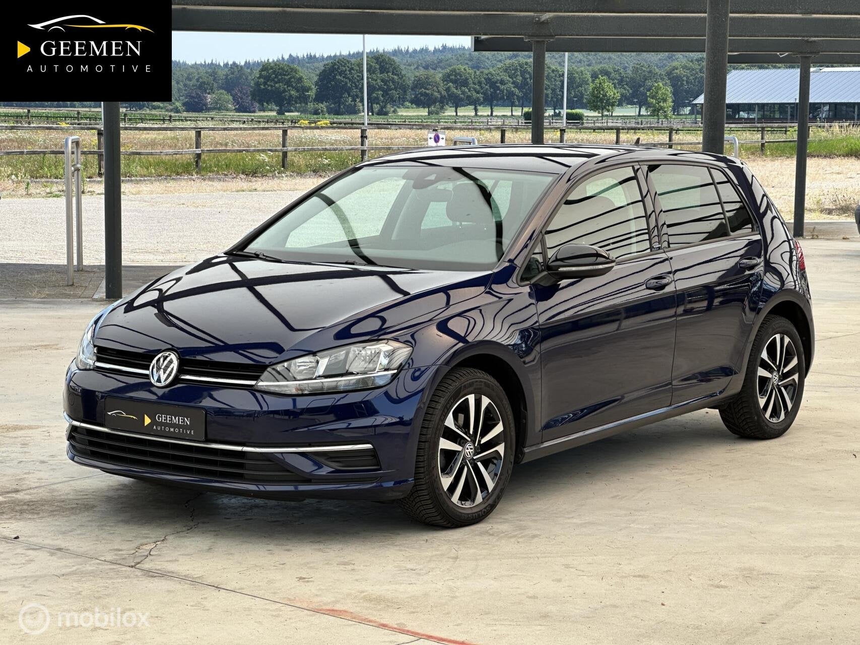Volkswagen Golf 1.0 TSI IQ.DRIVE/CARPLAY/BLIS/ACC/STL.VRW, Stof, Gebruikt, Zwart, Blauw