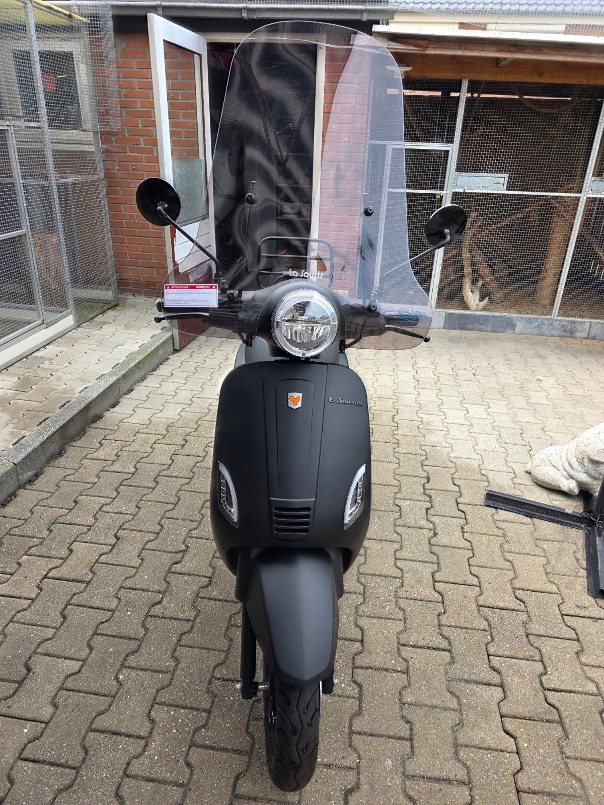 La Souris Scooter - Mat Zwart - Zo goed als nieuw, Fietsen en Brommers, Scooters | Overige merken, Ophalen, Zo goed als nieuw