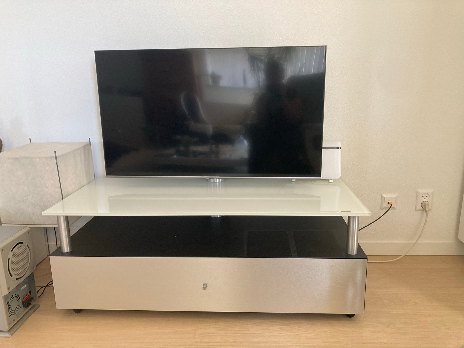 Spectral TV-meubel met glazen blad en lade, Ophalen, Gebruikt, 100 tot 150 cm, Glas