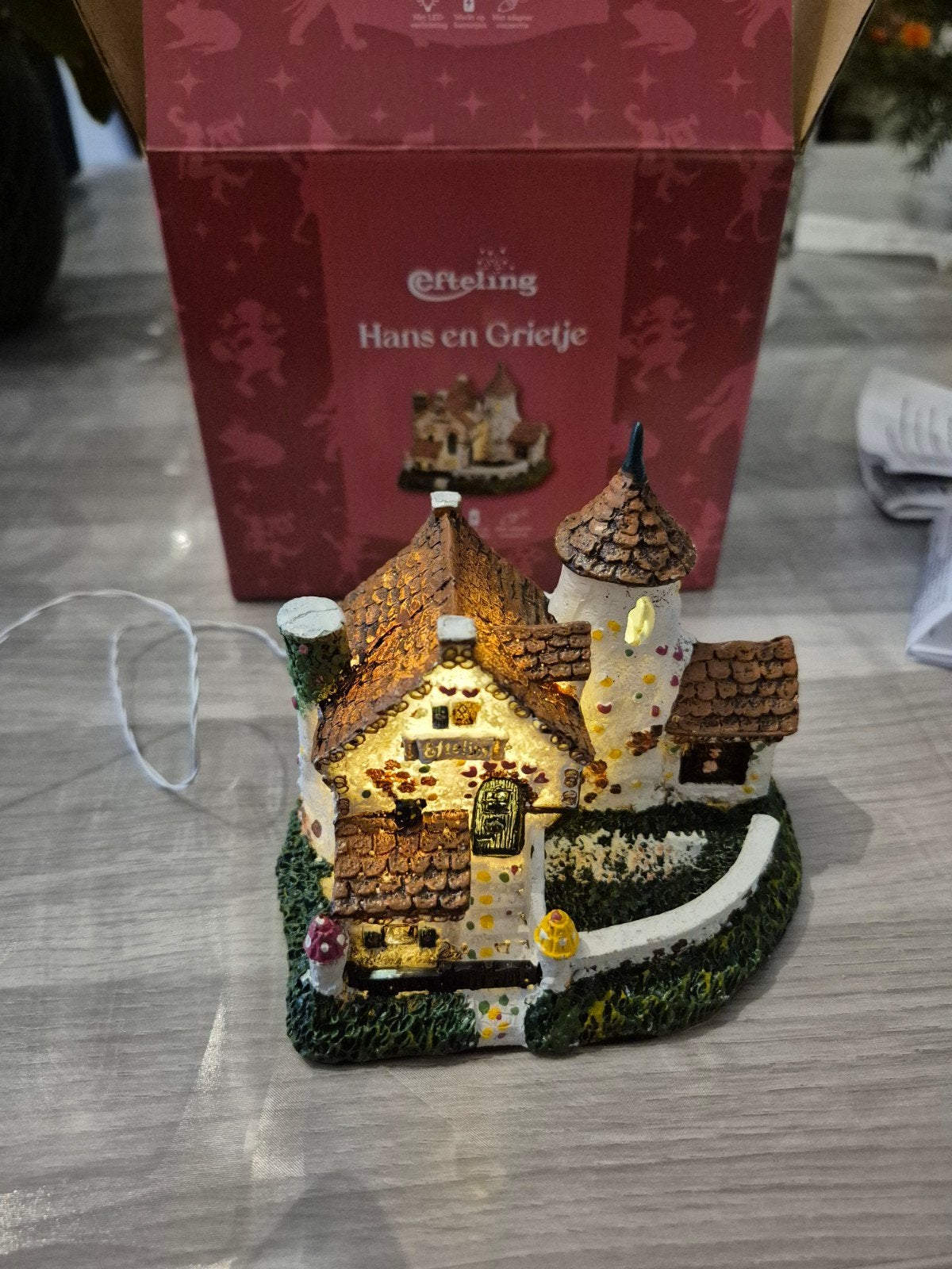 Nieuwe efteling huisje hans en grietje miniatuur snoephuisje, Ophalen of Verzenden, Nieuw, Beeldje of Poppetje