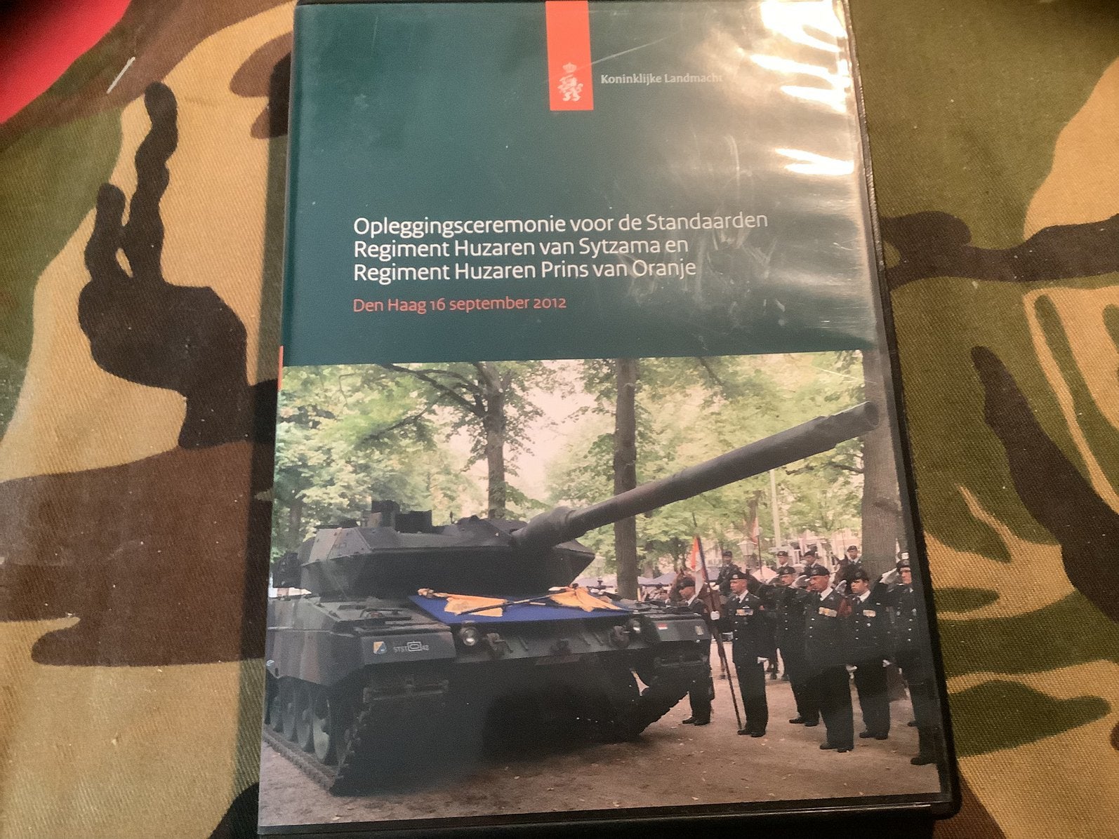 Dvd van de Huzaren 2012 zie foto 2, Verzamelen, Militaria | Algemeen, Ophalen of Verzenden, Landmacht, Nederland