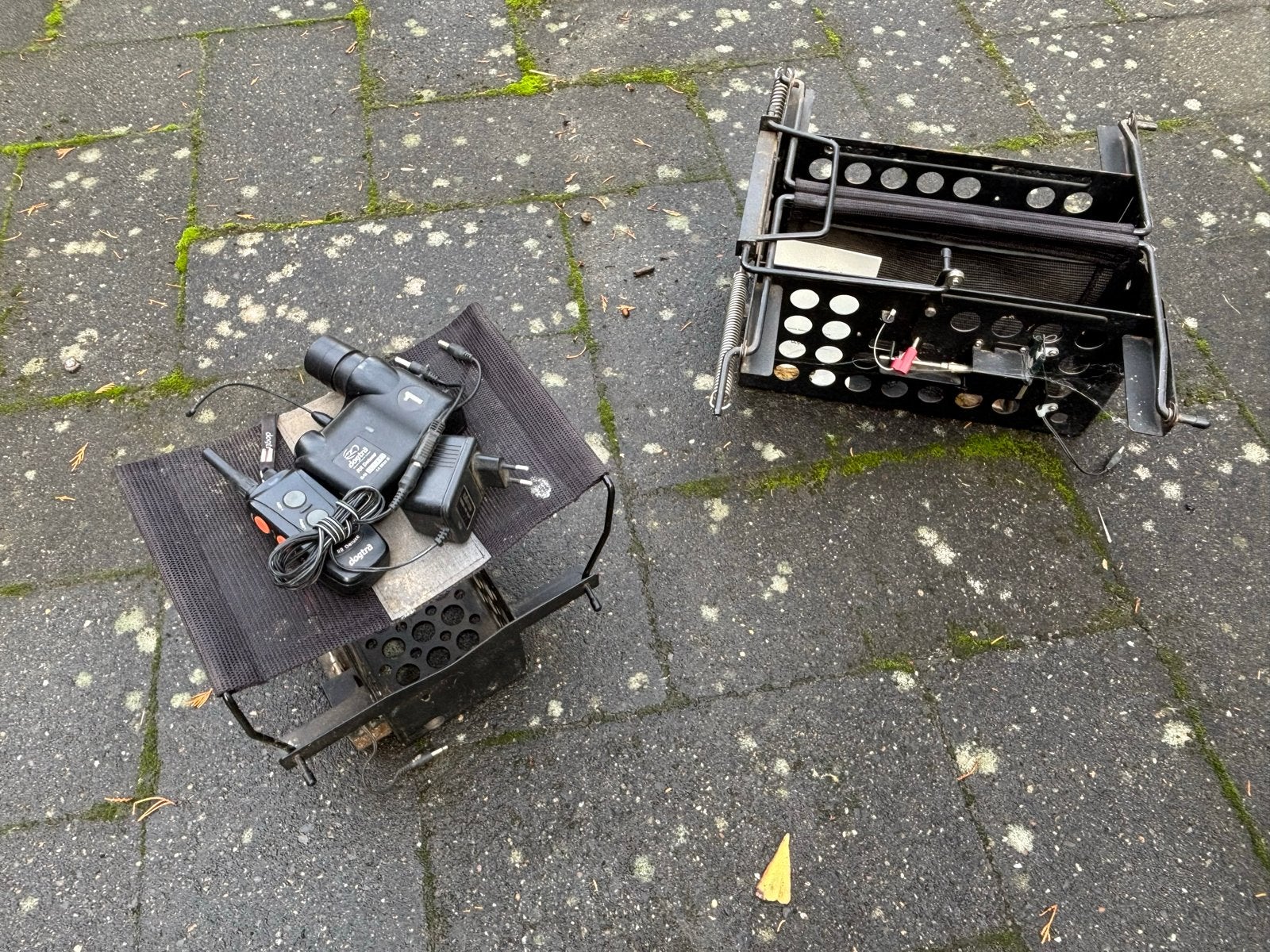 Twee Dogtra Birdlaunchers., Ophalen