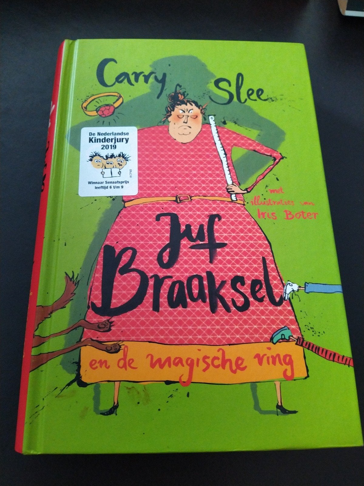 Juf Braaksel en de magische ring - Carry Slee

1x gelezen ne, Ophalen of Verzenden, Zo goed als nieuw