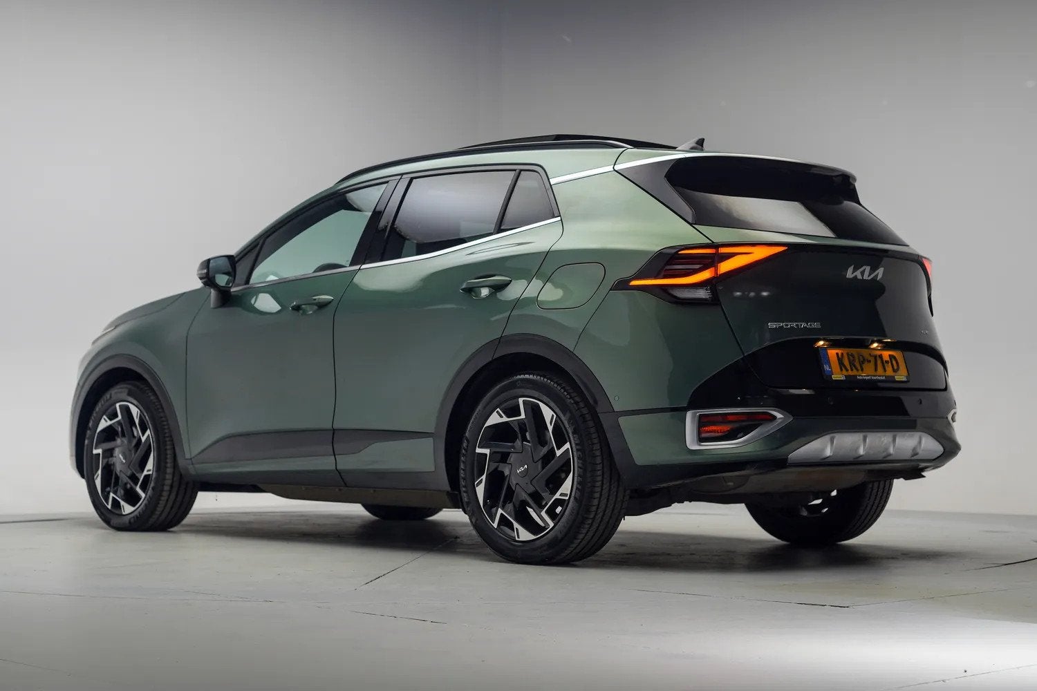Kia Sportage 1.6 T-GDi PHEV AWD 265pk GT-Line PlusLine Aut., Auto's, Kia, Automaat, 1350 kg, 14 kWh, Gebruikt