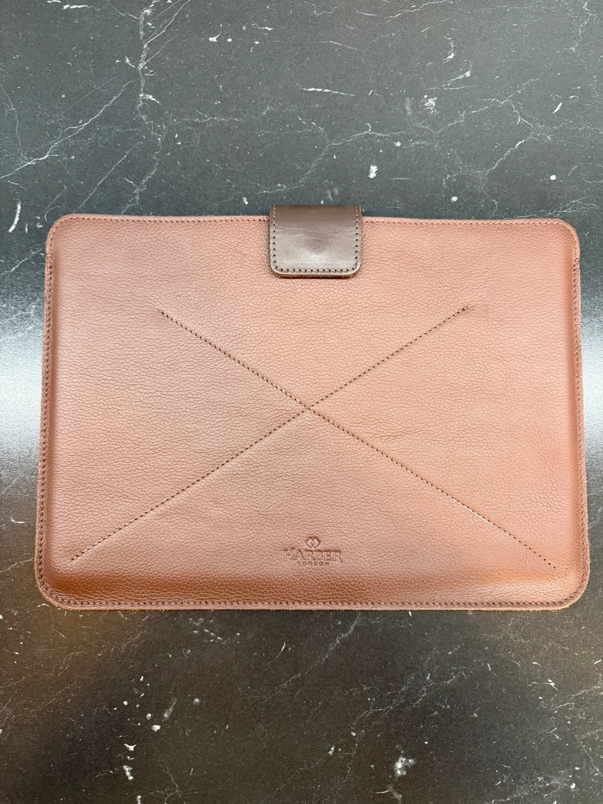 Harber London Laptop Sleeve Brown – MacBook Pro 14 inch, Computers en Software, Laptophoezen, Ophalen of Verzenden, 14 inch, Zo goed als nieuw