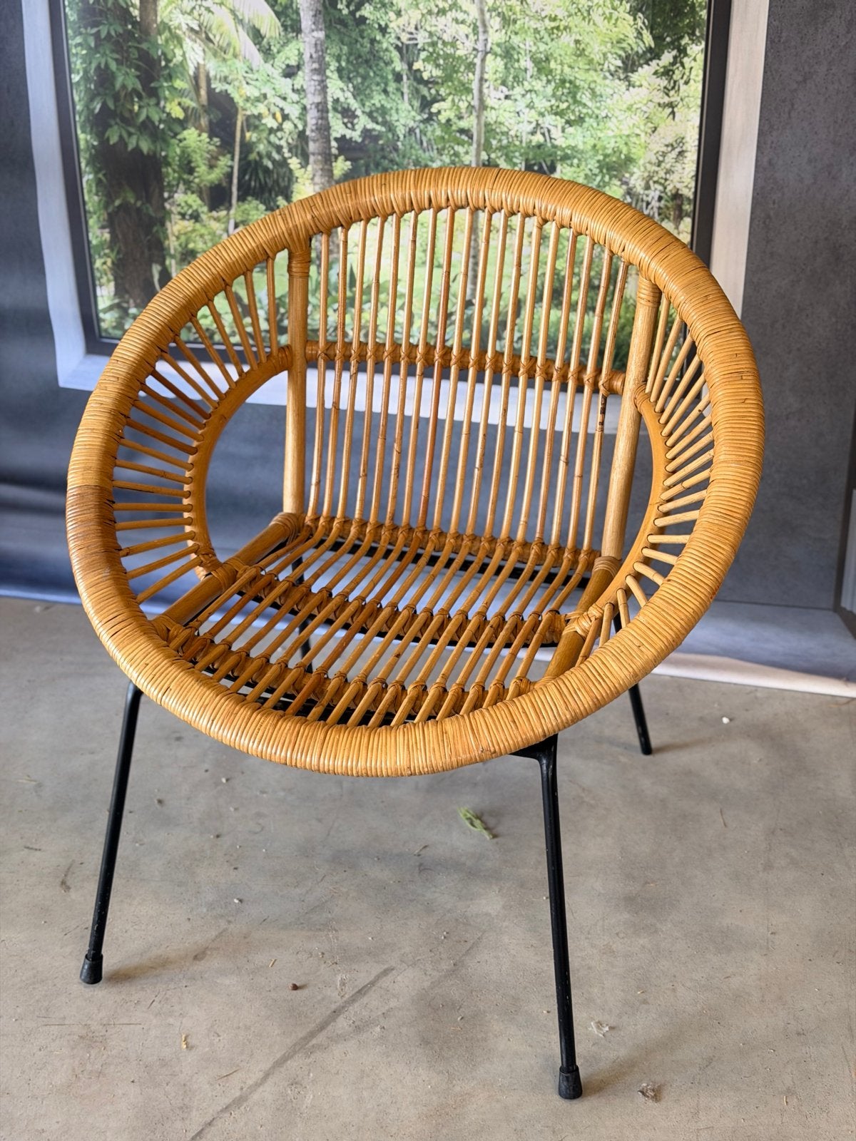 Grote Rotan stoel met metalen poten Comfortabele zithoogte, Ophalen, Gebruikt, Bruin, Metaal
