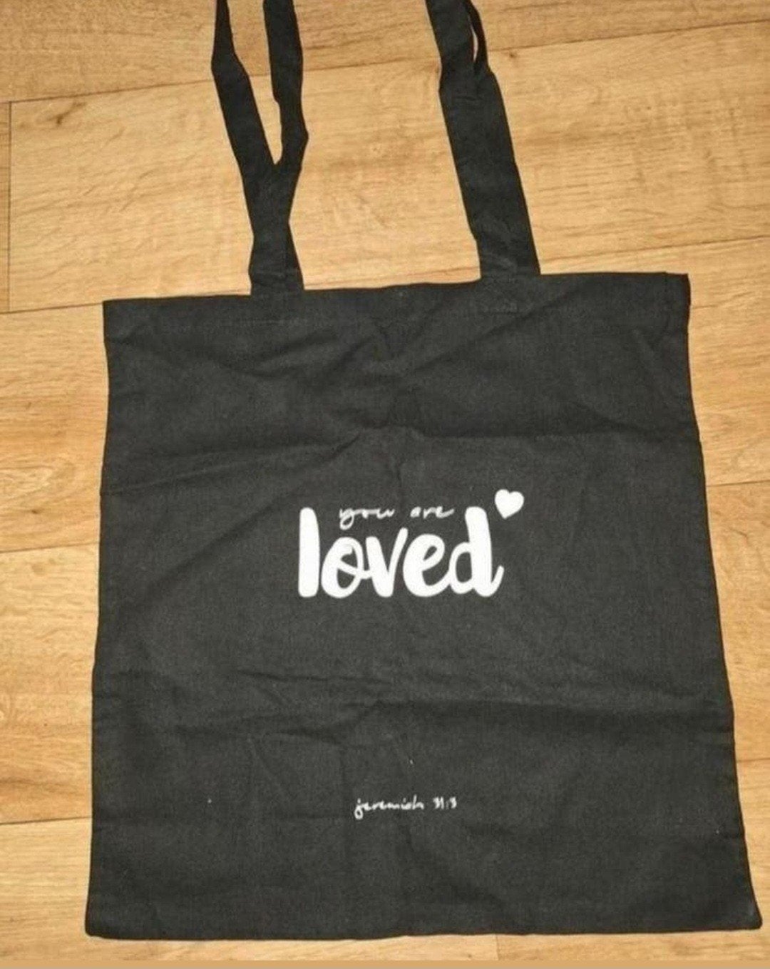 Zwarte stoffen tas met 'you are loved' opdruk, Ophalen of Verzenden, Zo goed als nieuw, Zwart, Shopper