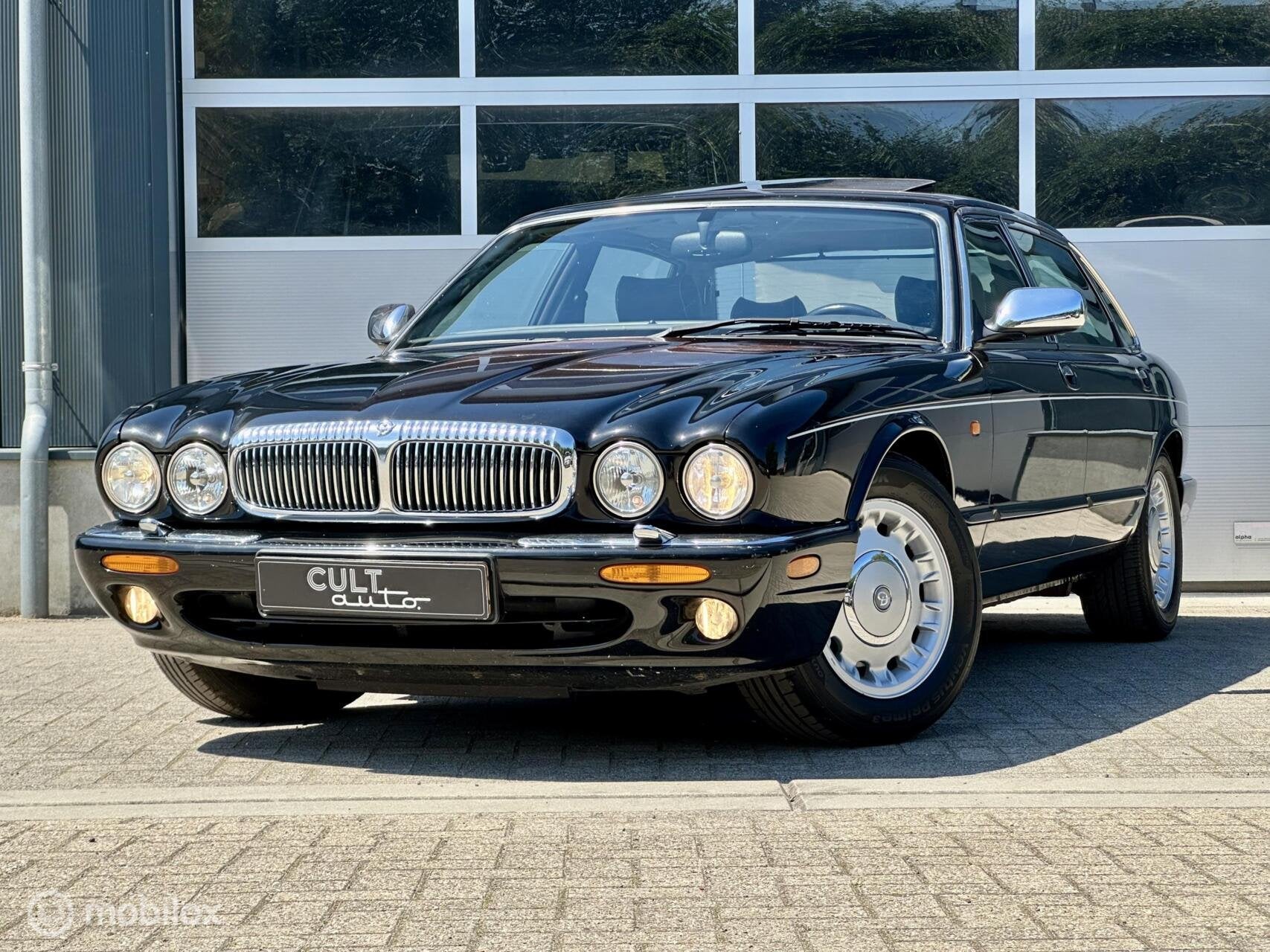 Daimler Eight 4.0 V8 LWB | Zwart leder | Schuifdak, Auto's, Overige Auto's, Achterwielaandrijving, Gebruikt, 1700 kg, Open dak