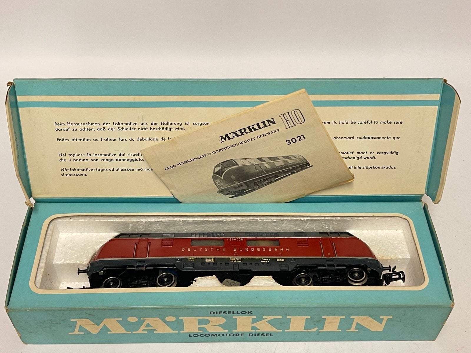 ** NIEUWSTAAT ** Märklin 3021 ** Lichtblauwe doos+ boekje **, Hobby en Vrije tijd, Modeltreinen | H0, Wisselstroom, Locomotief