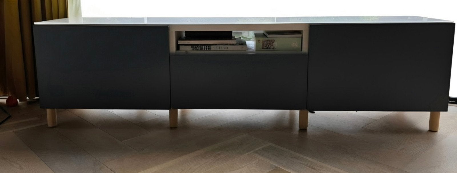 Ikea Besta TV-meubel met glazen plaat en opbergruimte, Huis en Inrichting, Ophalen of Verzenden, Gebruikt, Overige houtsoorten