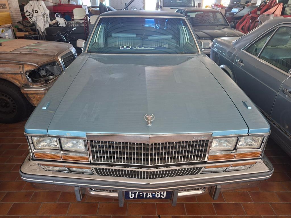 Cadillac 1977 Blauw, Auto's, Cadillac, Automaat, Achterwielaandrijving, 8 cilinders, Blauw