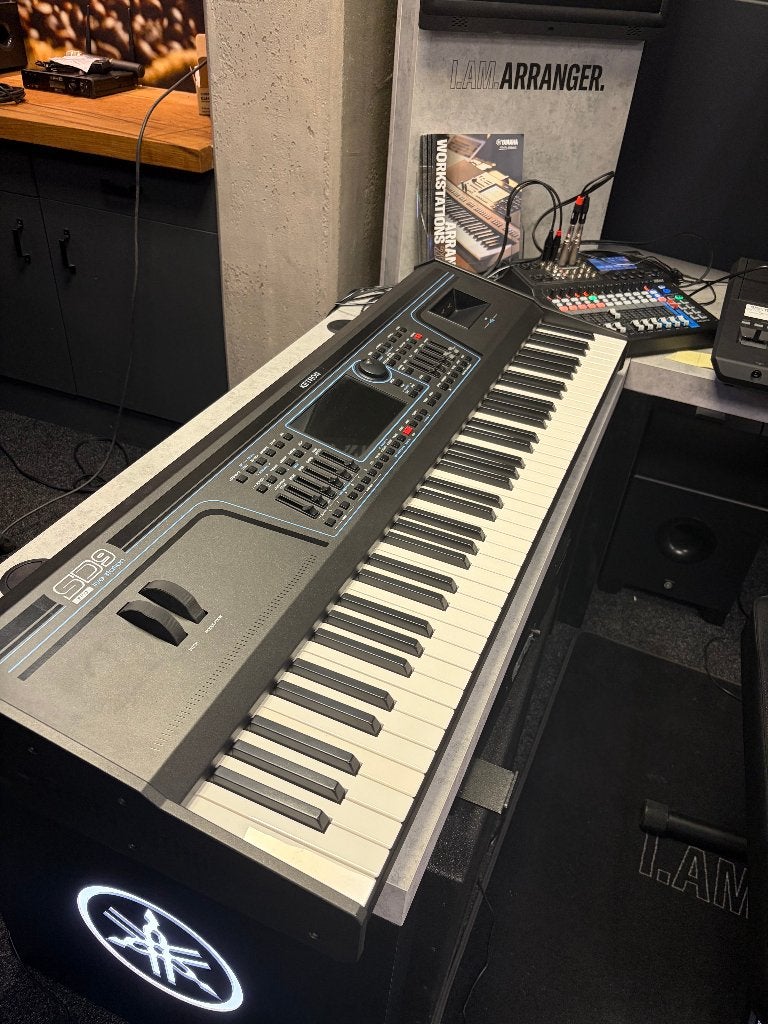 Ketron SD 9 (B-Stock), Overige merken, Ophalen of Verzenden, Zo goed als nieuw, Midi-aansluiting