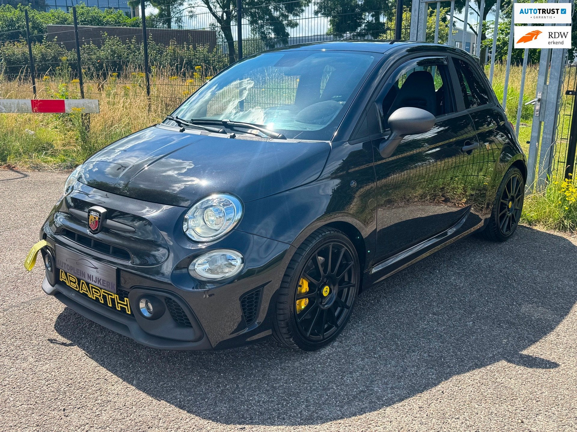Abarth 695 1.4 T-Jet 180PK Competizione Carbon Sabelt Monza, Voorwielaandrijving, 15 km/l, Gebruikt, Euro 6