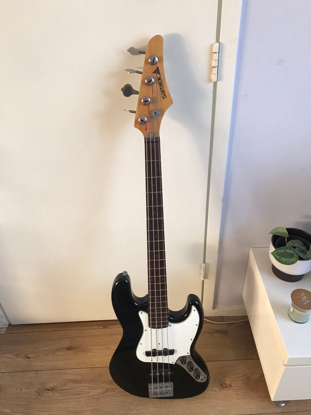 Samick jazzbass, Muziek en Instrumenten, Ophalen, Gebruikt