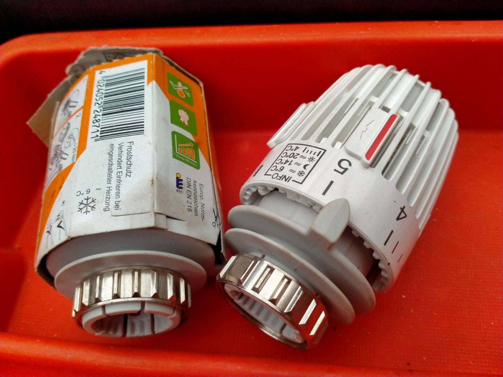 Twee nieuwe Heymeyer thermostaat radiator knoppen, Doe-het-zelf en Verbouw, Ophalen of Verzenden
