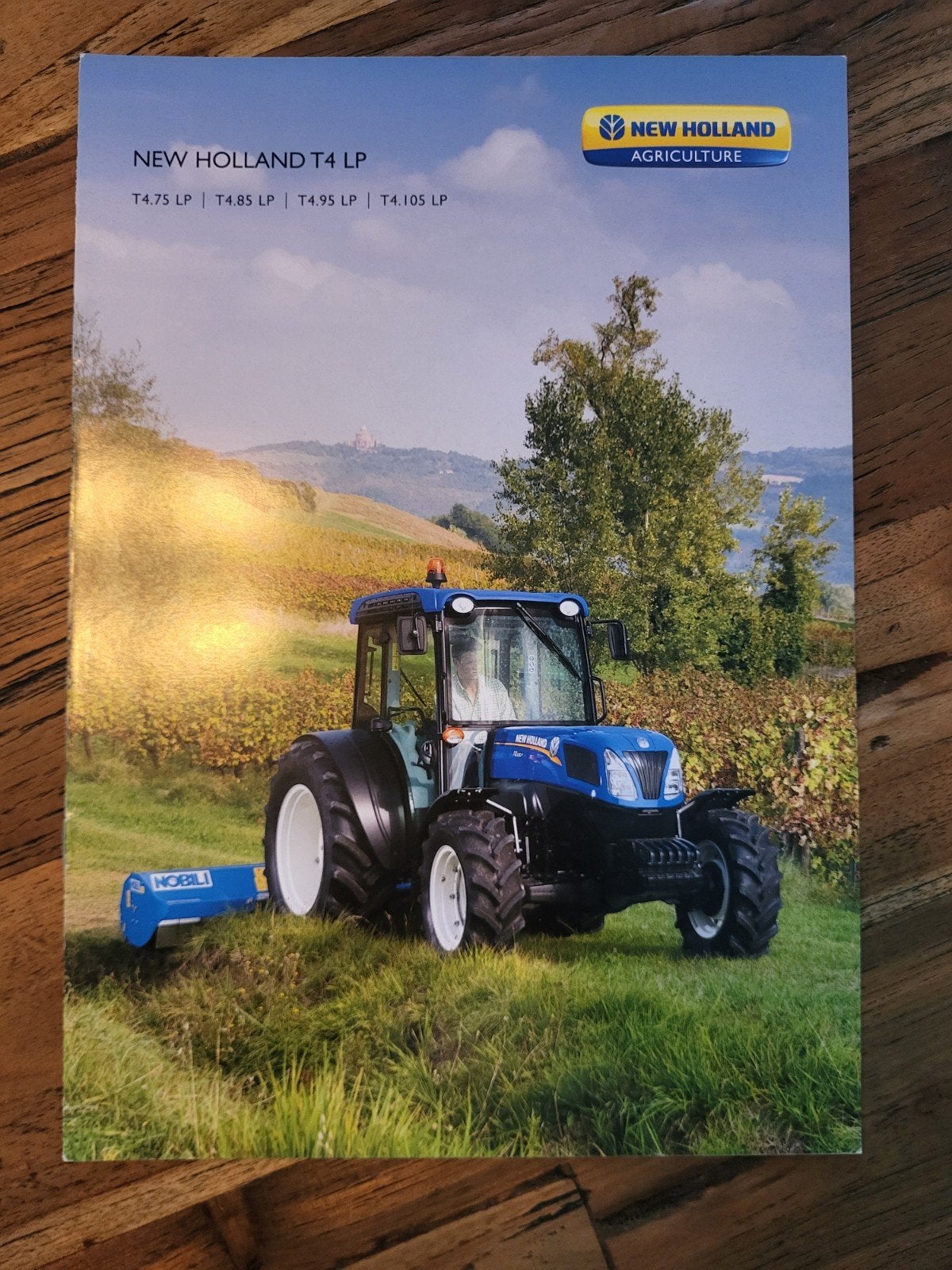 tractor folder New Holland T4 LP, Boeken, Catalogussen en Folders, Ophalen of Verzenden, Zo goed als nieuw