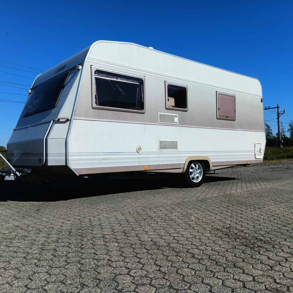Dethleffs gezins Caravan met 3m diepe voortent !!!!, Rondzit, Particulier, Dethleffs, Tot en met 4