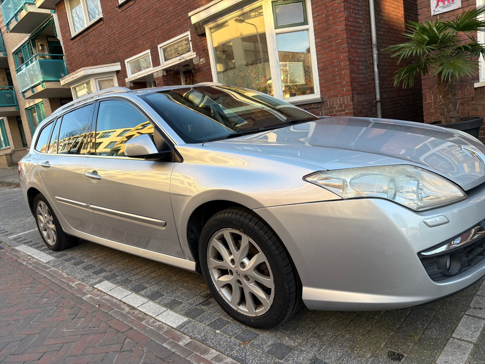 Renault Laguna 2008, Ophalen