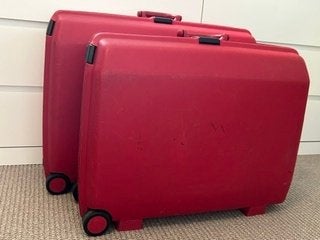 2 Samsonite koffers in de kleur rood, Gebruikt, Hard kunststof, 70 cm of meer, 55 cm of meer
