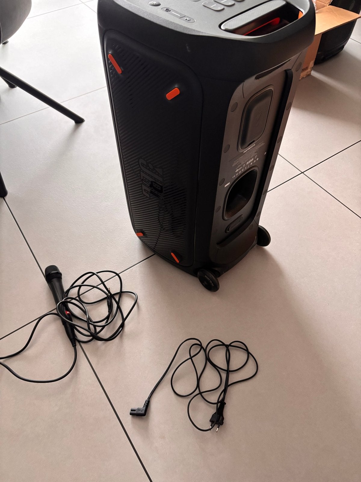 Foto 6 van JBL Partybox 310 - met ruisje in het geluid