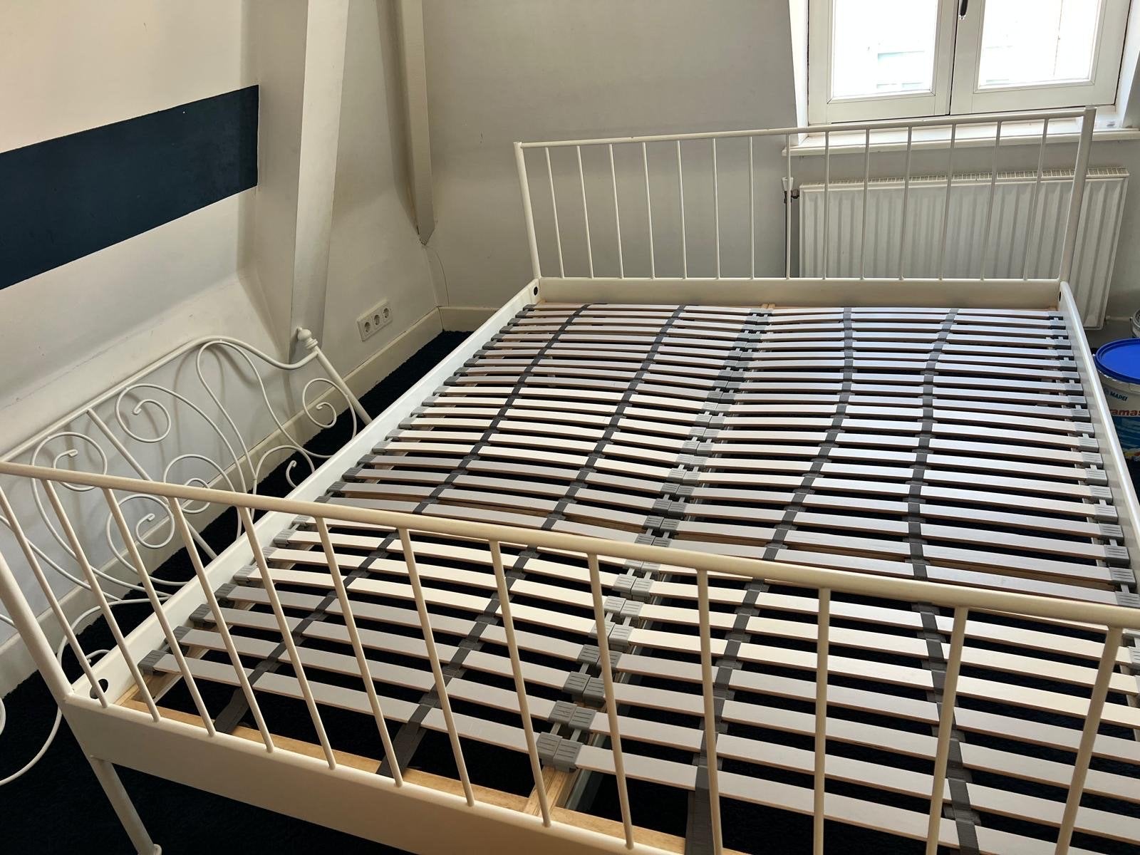 Ikea bed met verende lattenbodem, Ophalen, Gebruikt, Wit, Tweepersoons