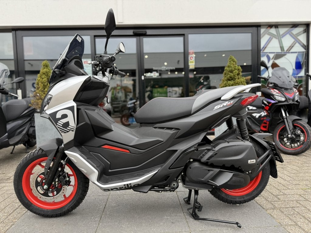 Aprilia SR GT Sport 125cc actie, Motoren, Niet ingevuld, Scooter, Bedrijf, Niet ingevuld