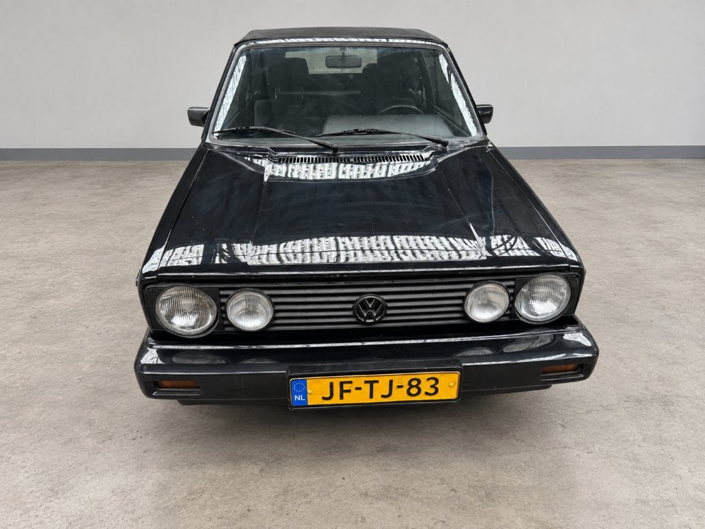 Volkswagen Golf 1.8 Cabriolet 72KW E2 1992 Zwart, Auto's, Voorwielaandrijving, Stof, 40 €/maand, 4 cilinders