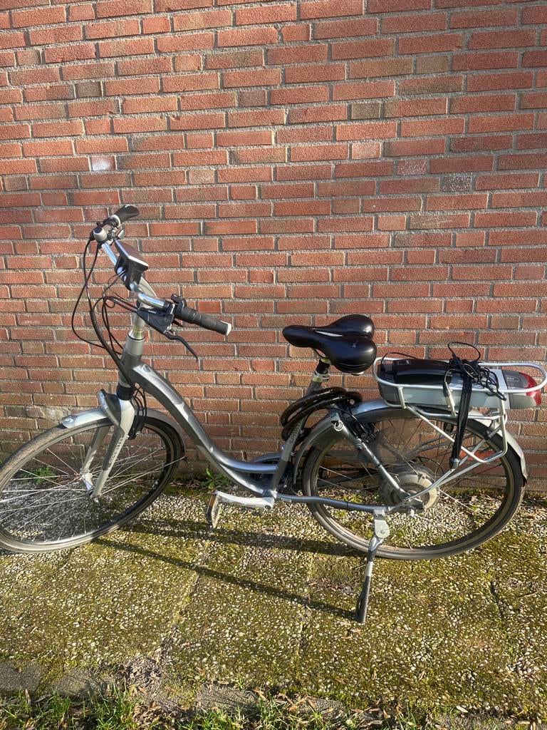 Elektrische fiets zo goed als nieuw, Ophalen, Zo goed als nieuw, 50 km per accu of meer, Sparta